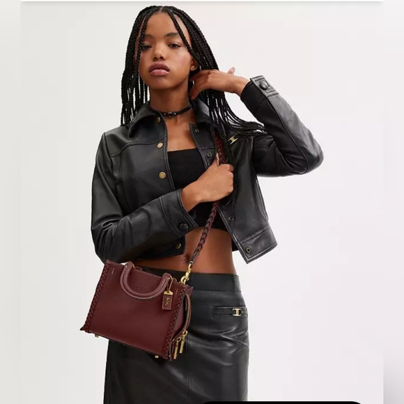 🎀Authentic Coach Rogue 20 With Braid. Pebble Leather Brass /Wine🌺 - Picture 8 of 16